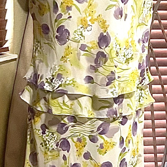 Flower Dress. - Picture 4 of 4